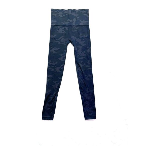 Spanx Women's (S) Look At Me Now Capri Camo Compression Leggings - Picture 2 of 6
